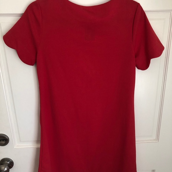 NWT Red Scalloped Sheath Dress M - Picture 2 of 3